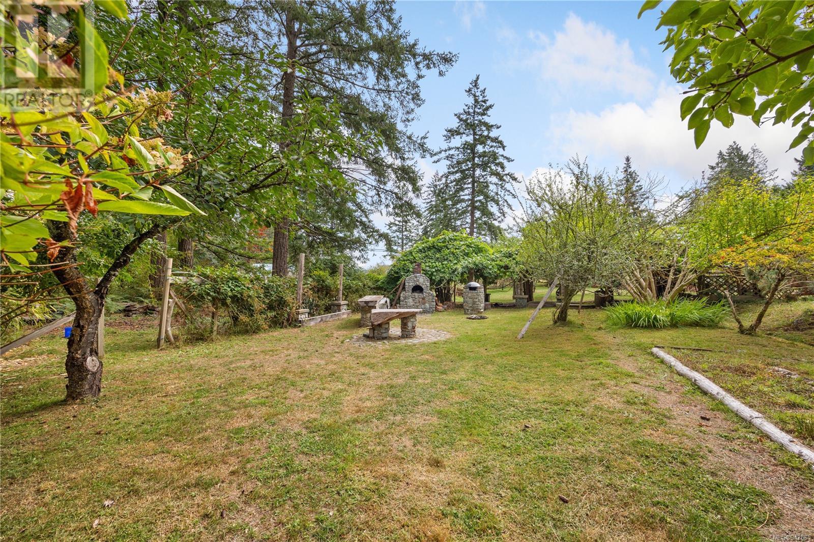 1654 Hyacinthe Bay Rd
