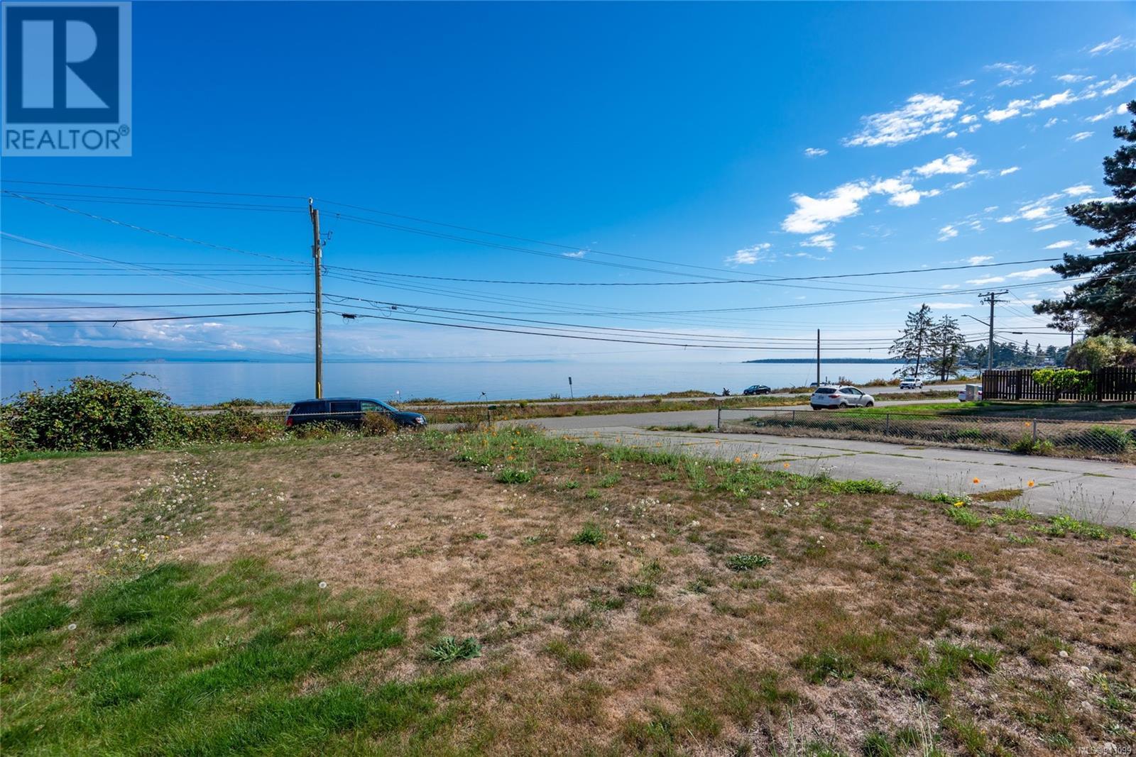 3818 Island Hwy S