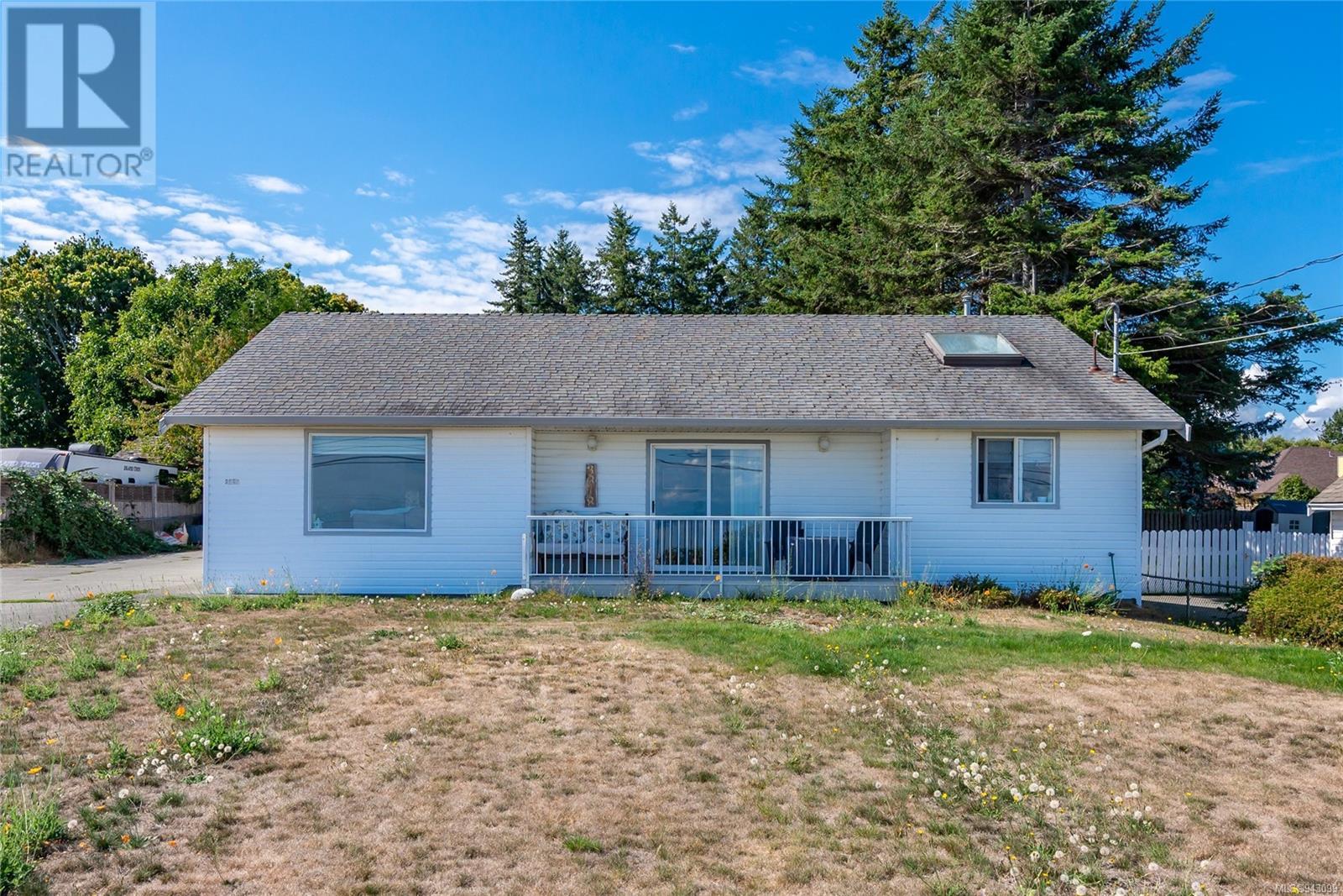 3818 Island Hwy S