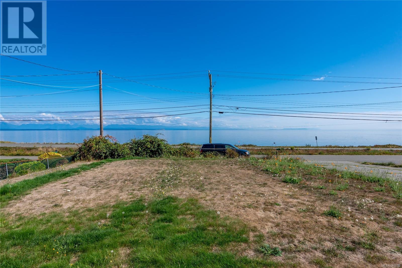 3818 Island Hwy S