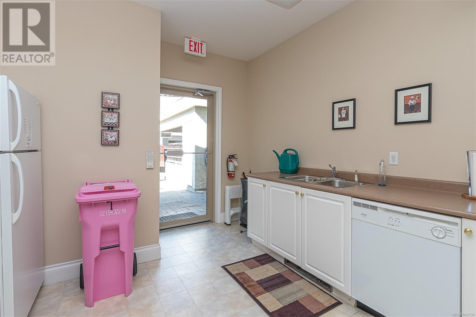 207 6585 Country Rd, #207