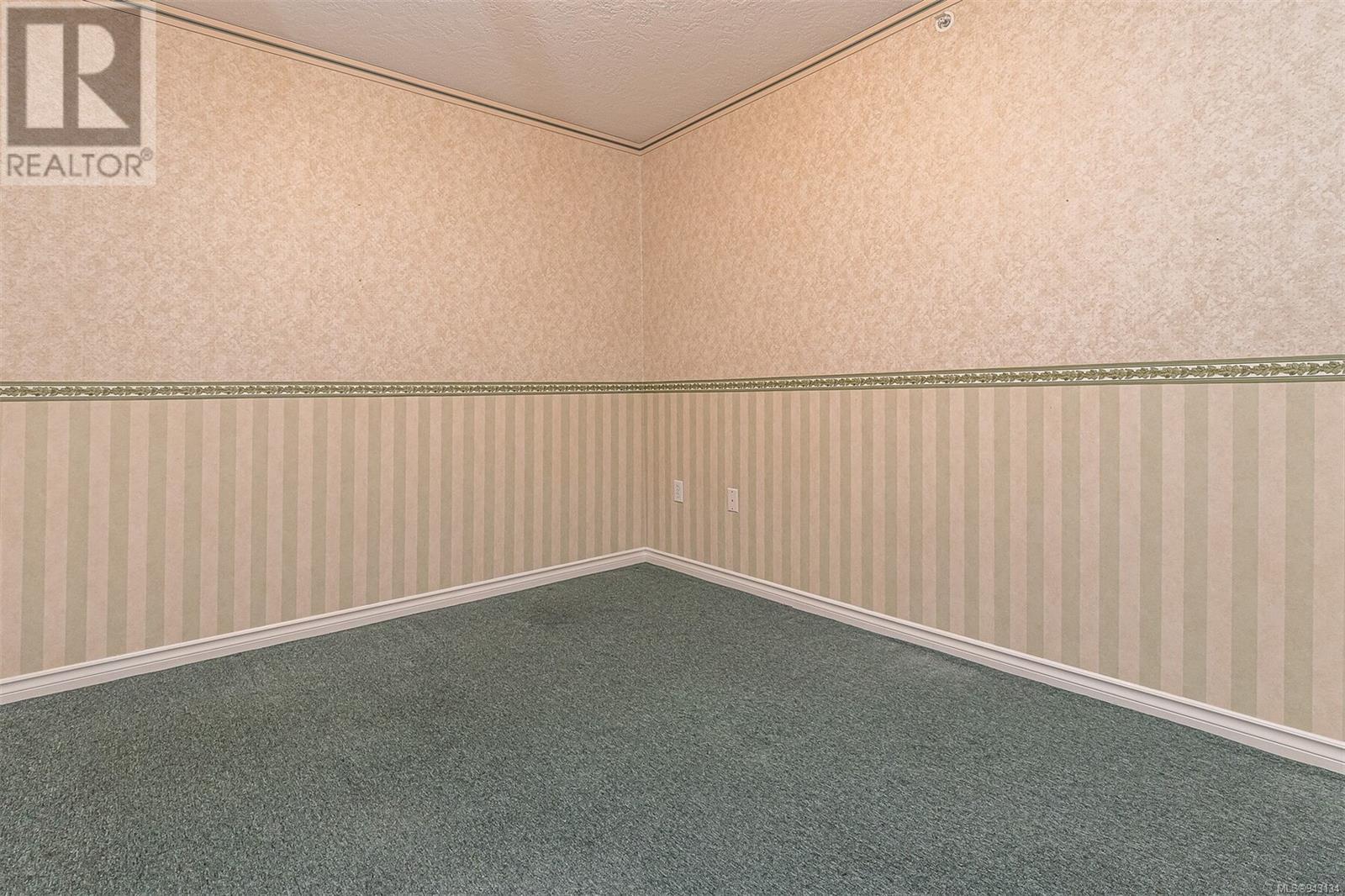 207 6585 Country Rd, #207