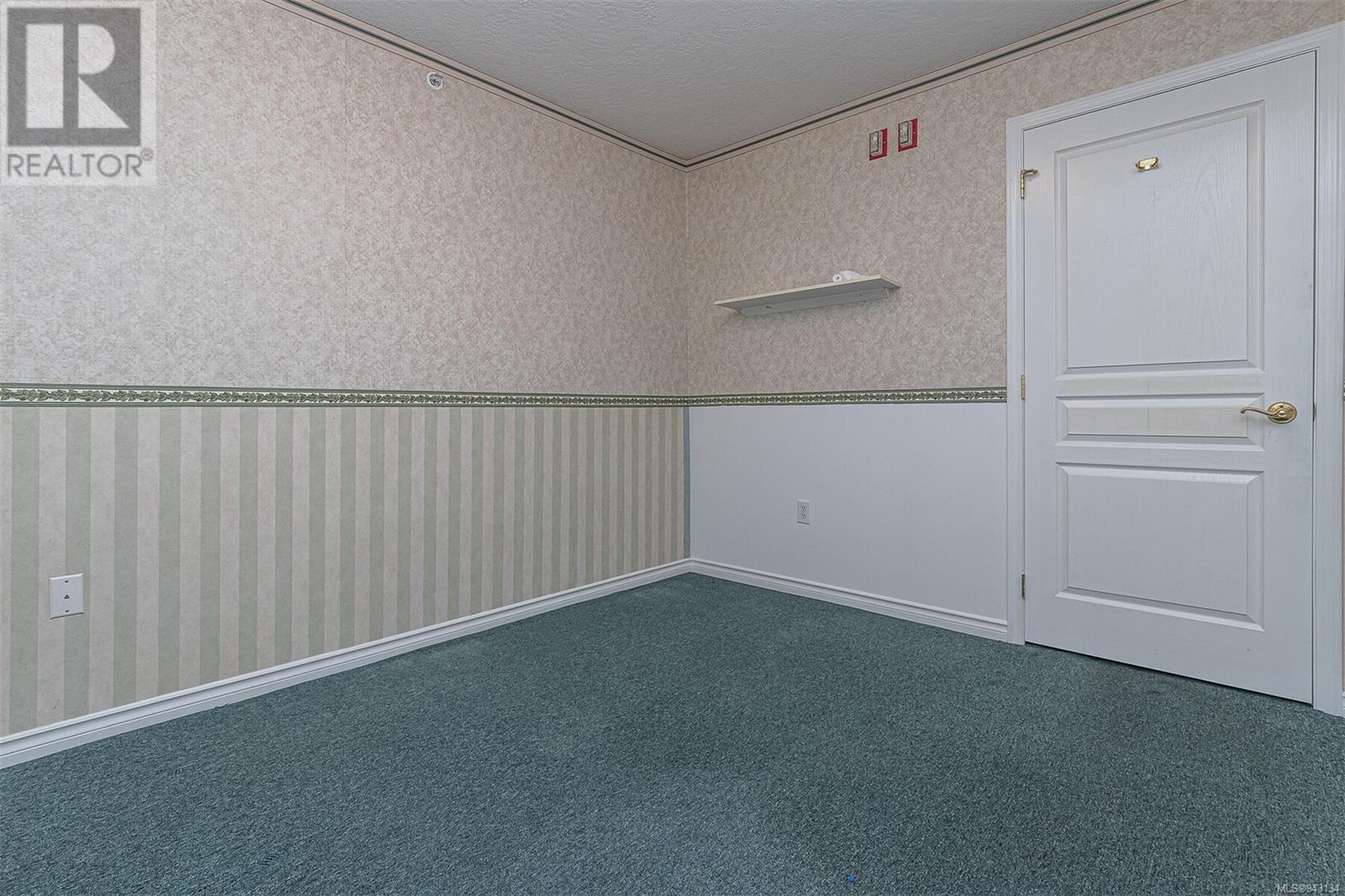 207 6585 Country Rd, #207