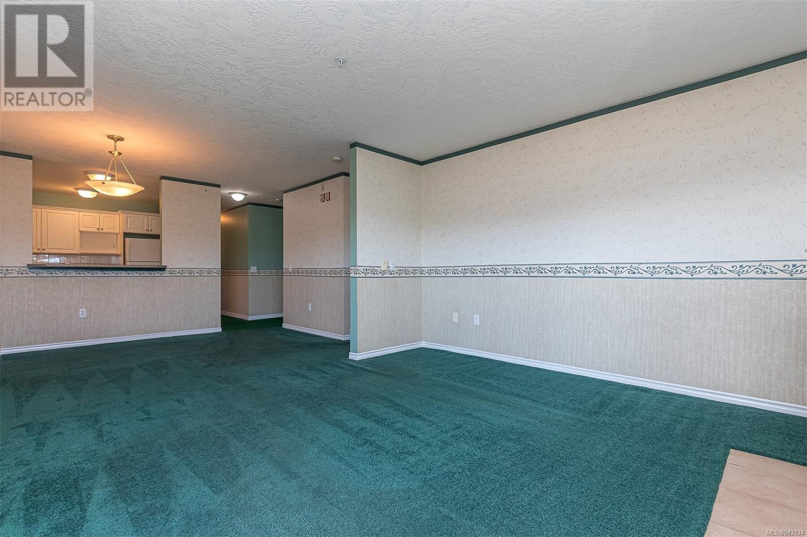 207 6585 Country Rd, #207