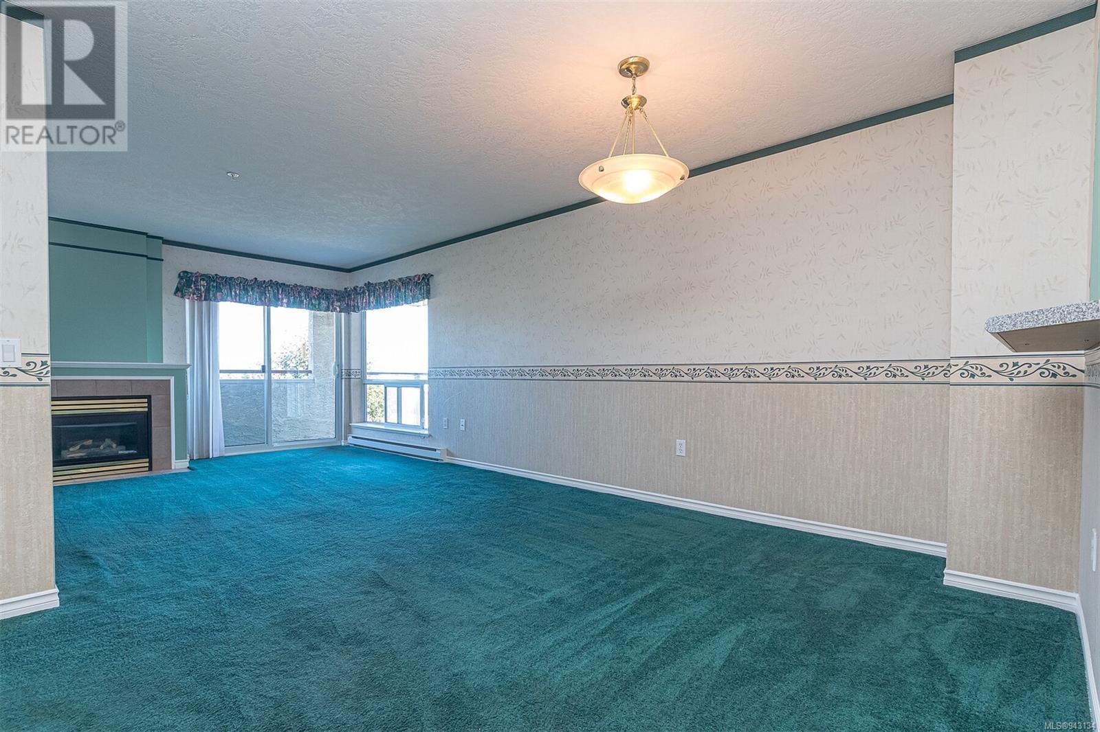 207 6585 Country Rd, #207