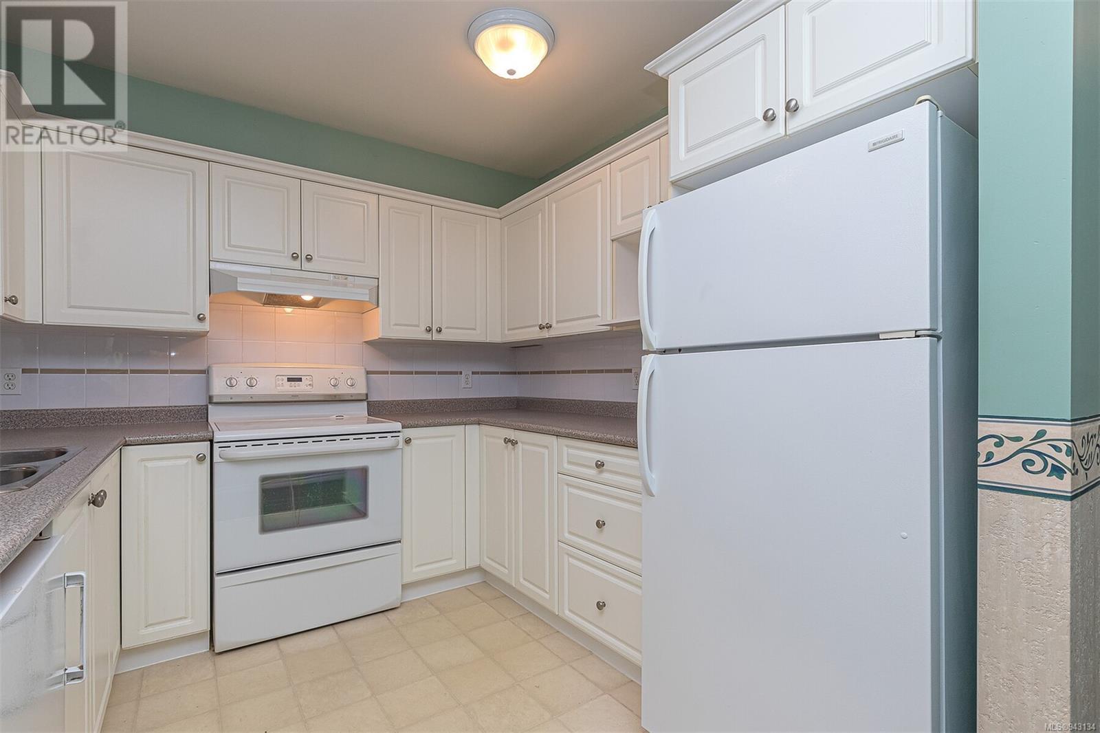 207 6585 Country Rd, #207