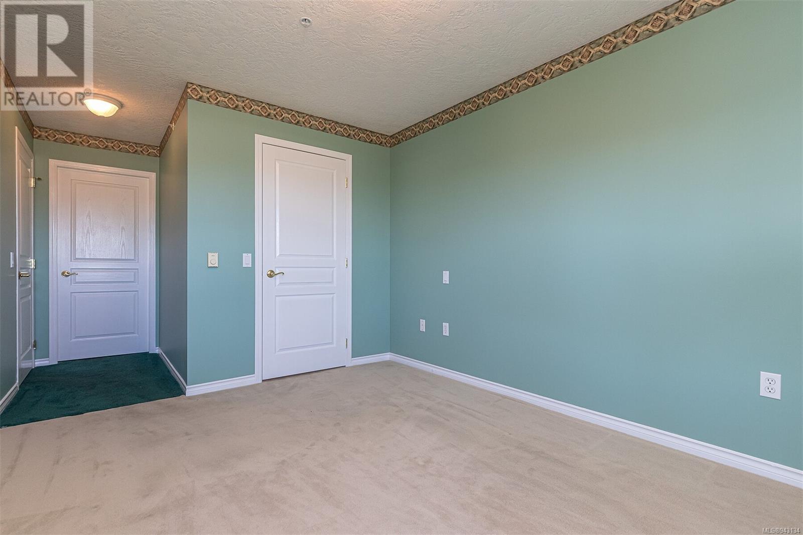 207 6585 Country Rd, #207