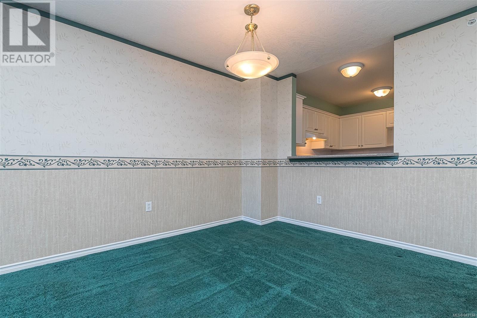 207 6585 Country Rd, #207