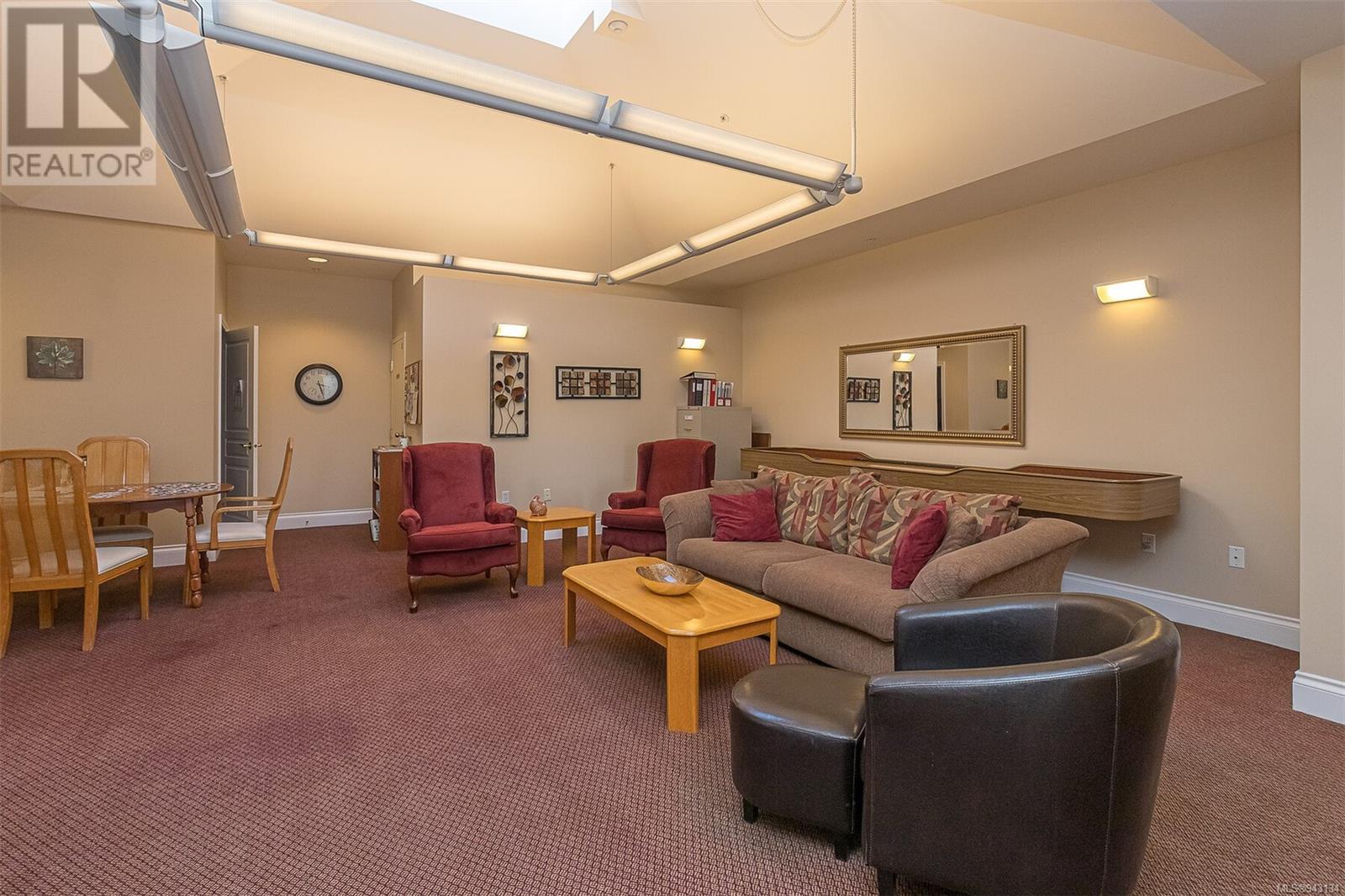 207 6585 Country Rd, #207