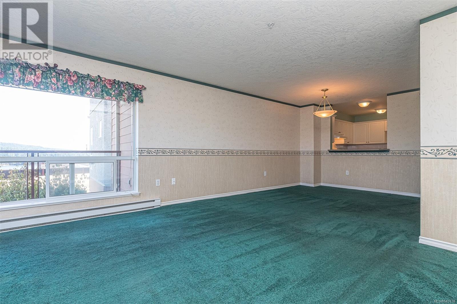 207 6585 Country Rd, #207