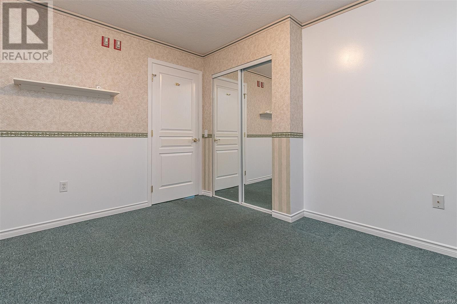 207 6585 Country Rd, #207