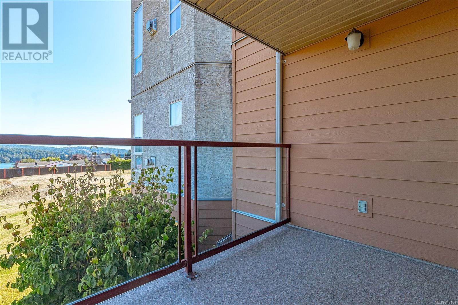 207 6585 Country Rd, #207