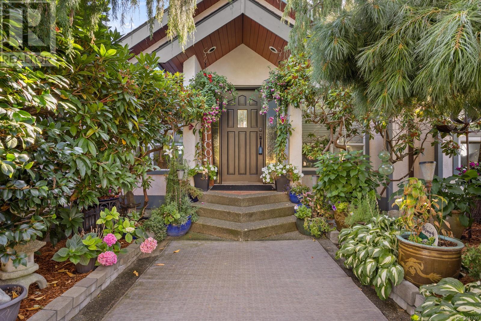 1477 Valley View Dr