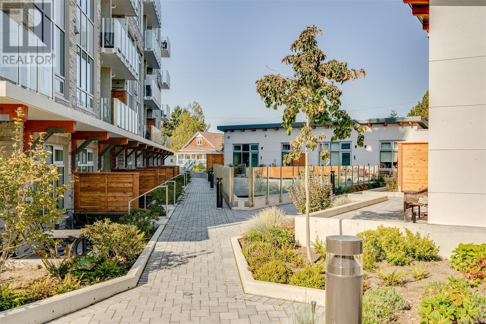 212 916 Lyall St, #212