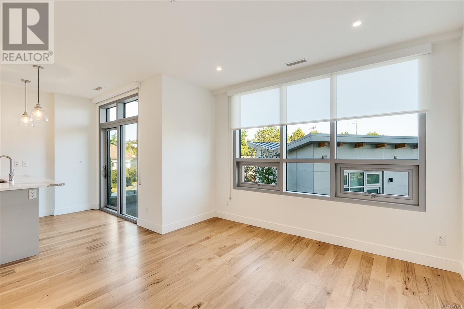 212 916 Lyall St, #212