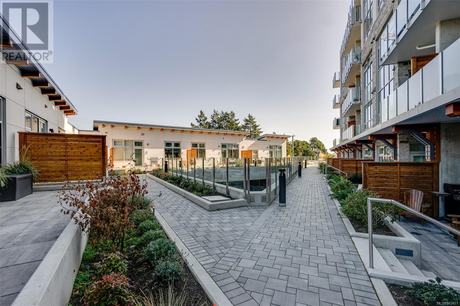 212 916 Lyall St, #212