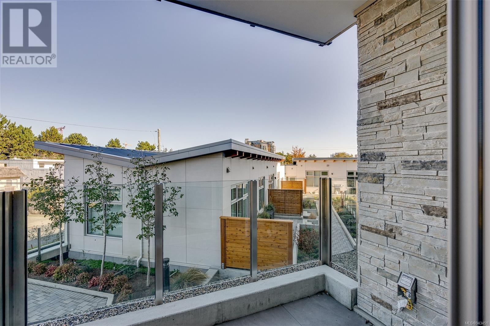 212 916 Lyall St, #212