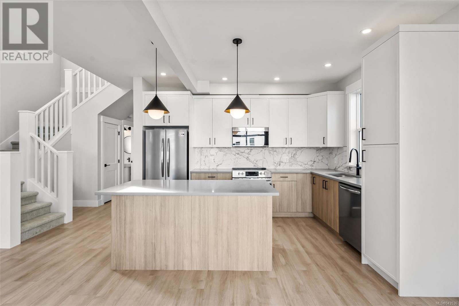 2279 Evelyn Lane