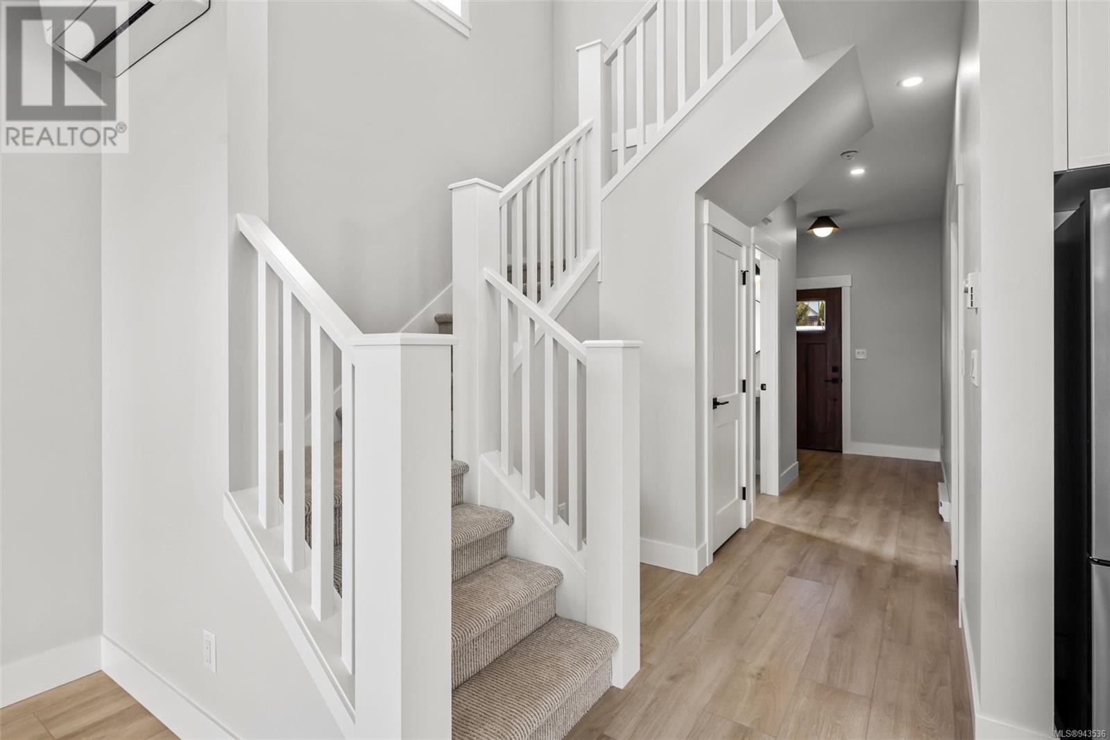 2279 Evelyn Lane