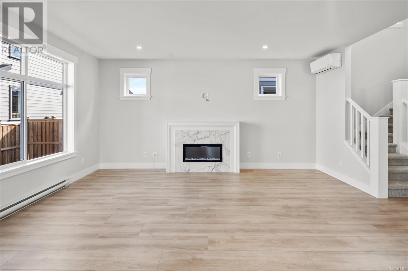 2279 Evelyn Lane