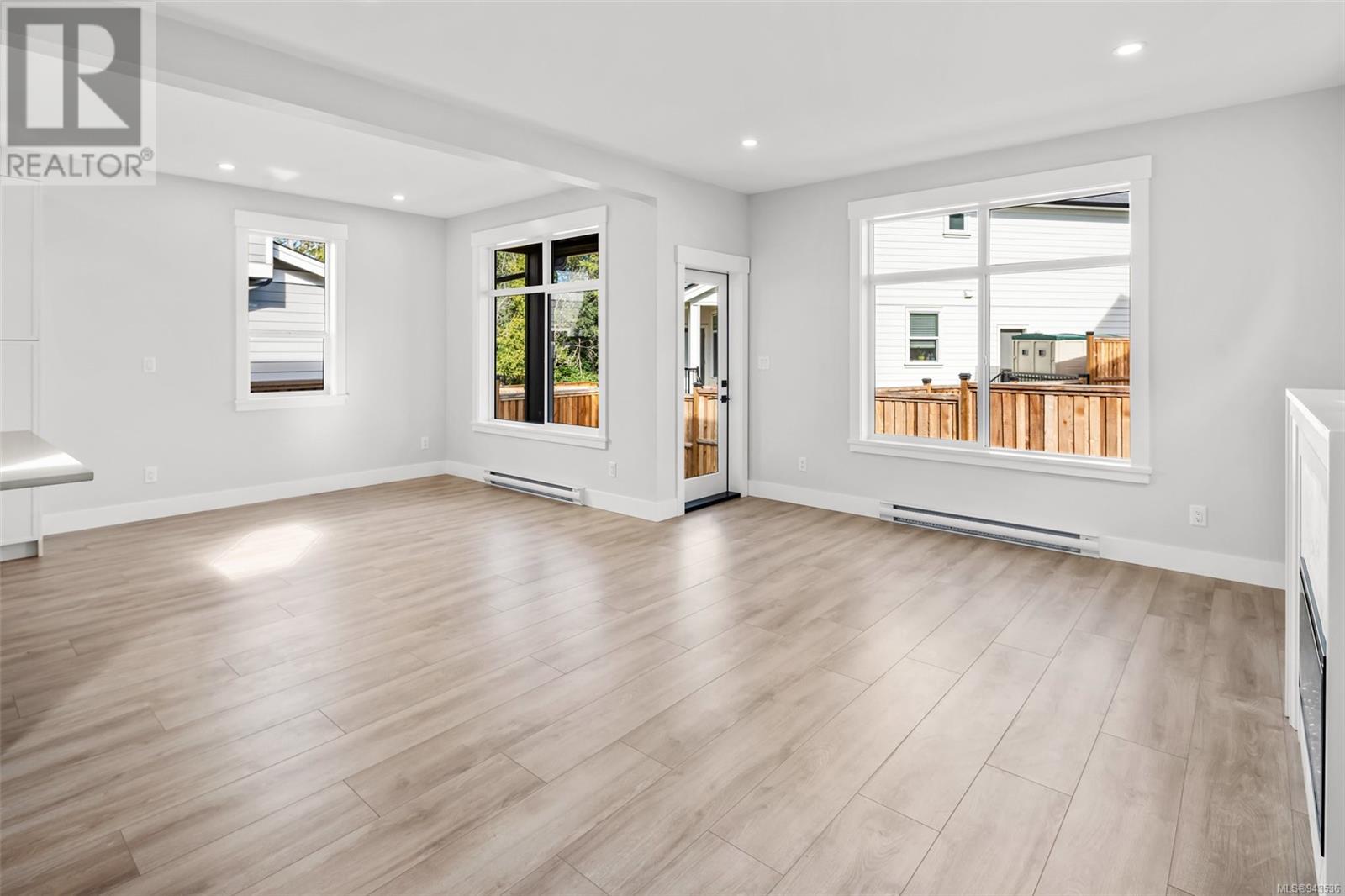 2279 Evelyn Lane