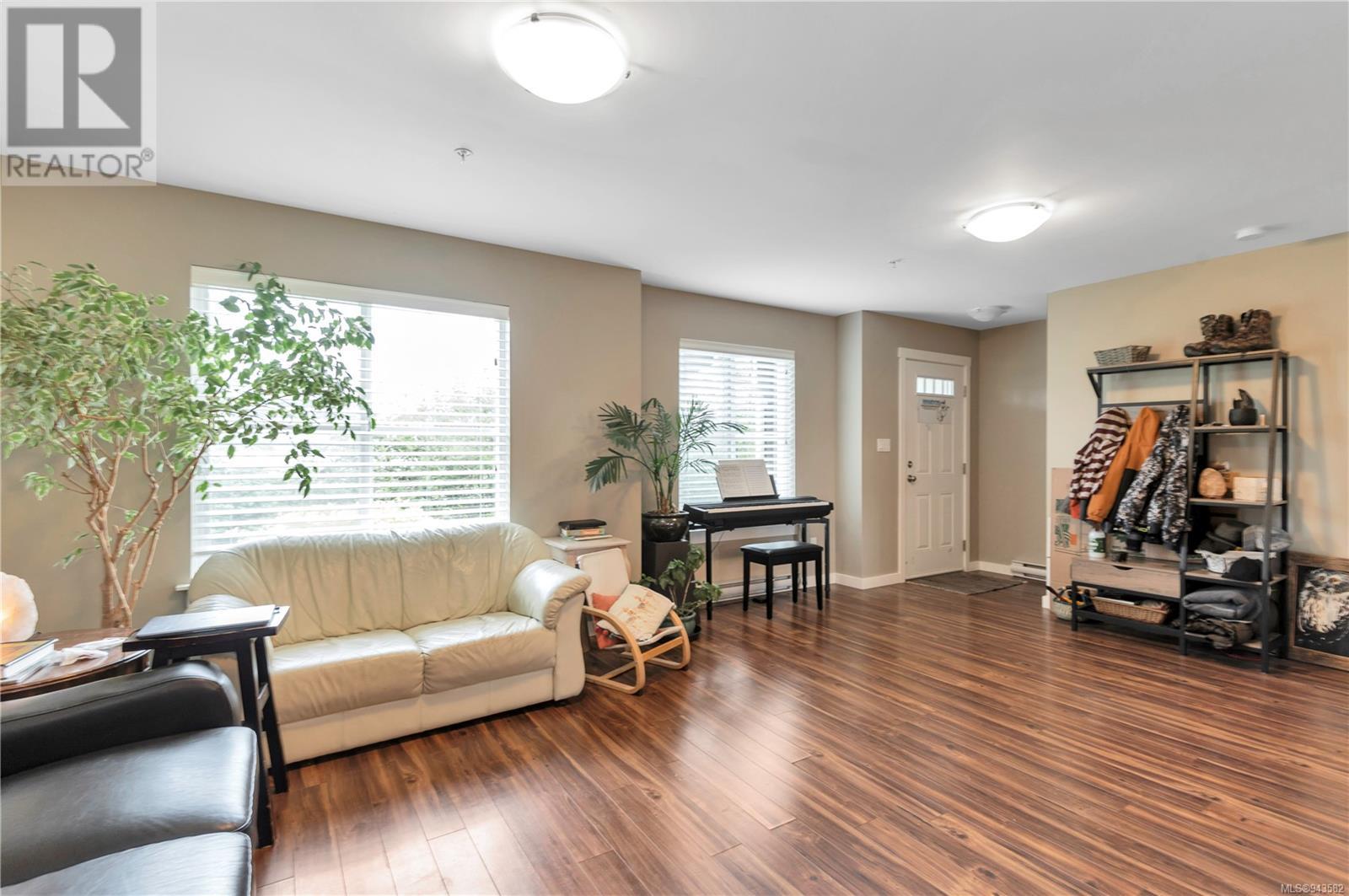 C 390 Carolyn Rd, #C