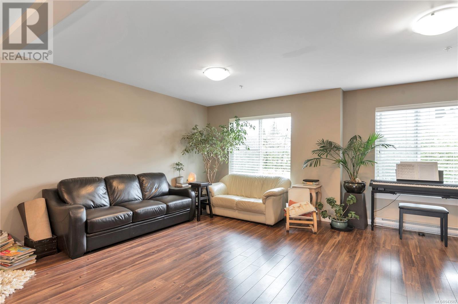 C 390 Carolyn Rd, #C