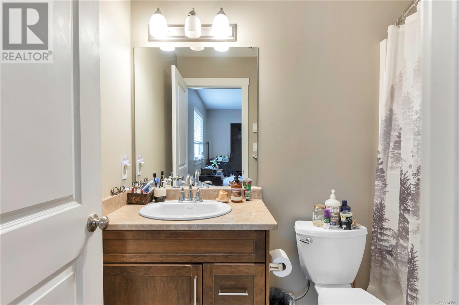 C 390 Carolyn Rd, #C