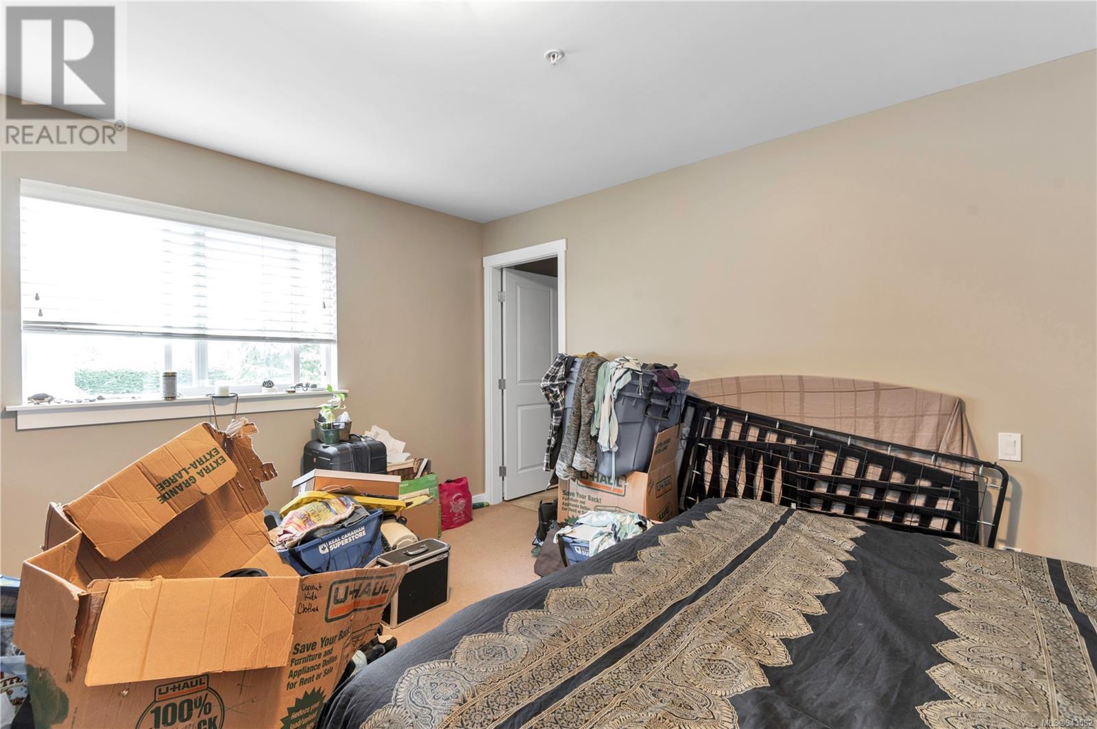 C 390 Carolyn Rd, #C