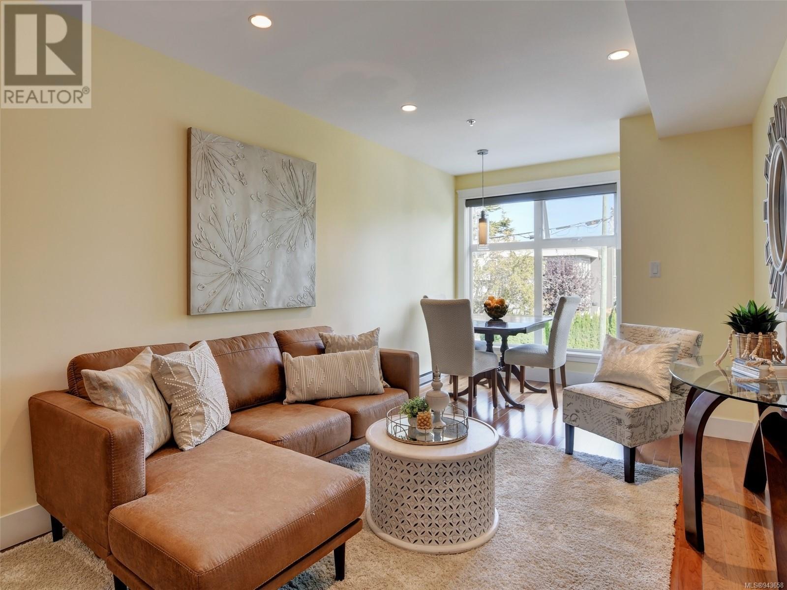 202 1494 Fairfield Rd, #202