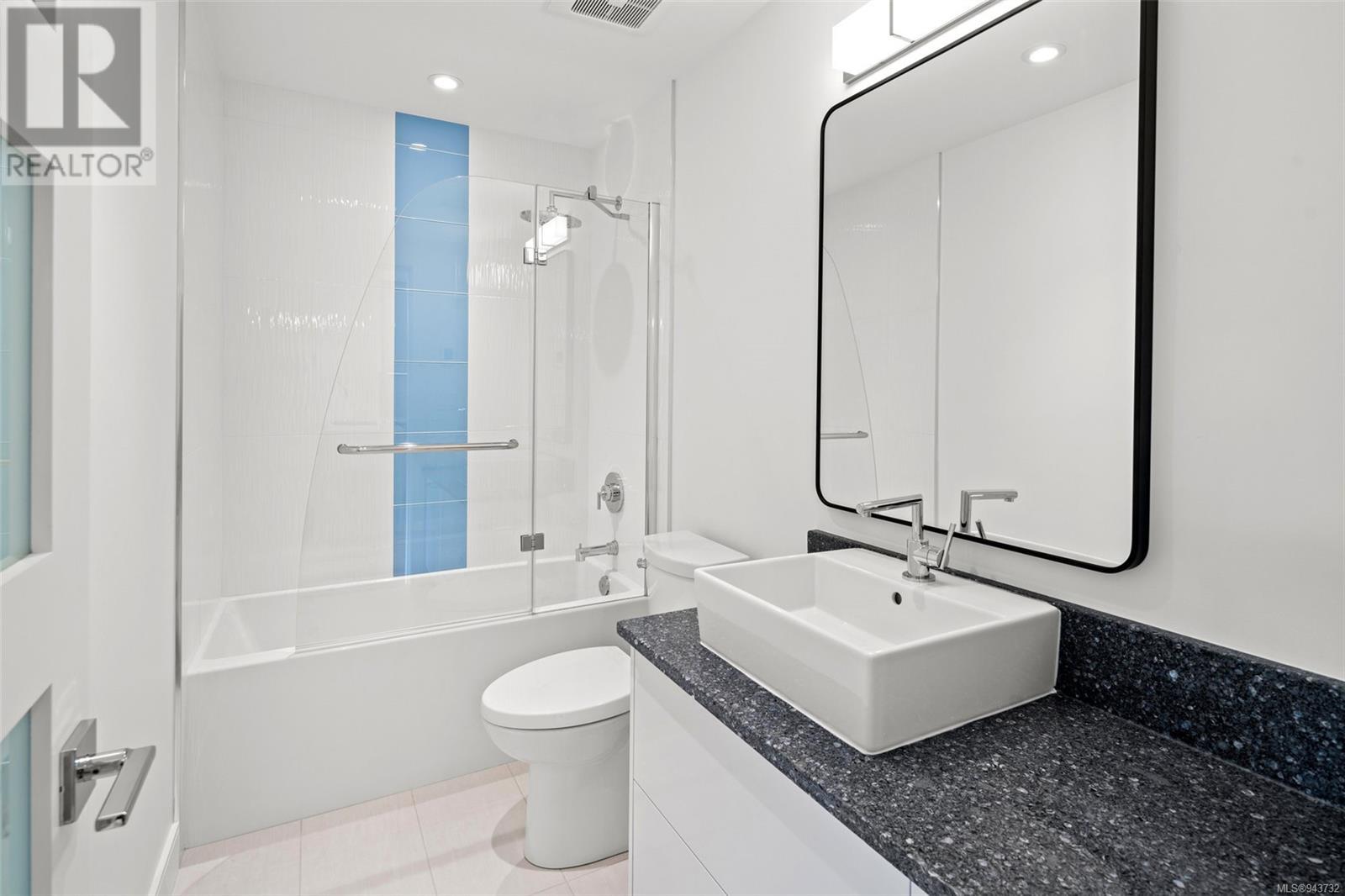 410 916 Lyall St, #410