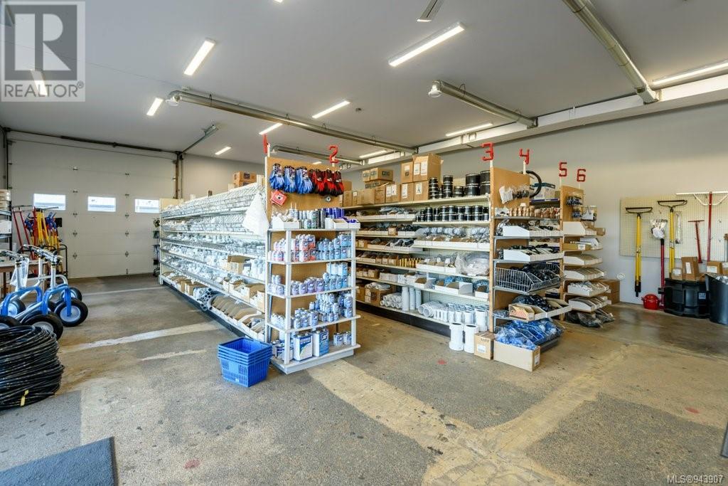 1325 Comox Rd