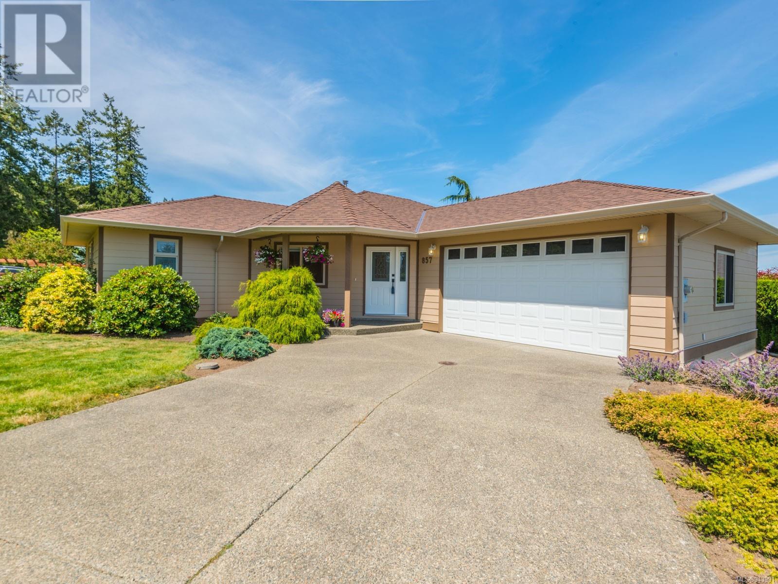 857 Fairways Dr