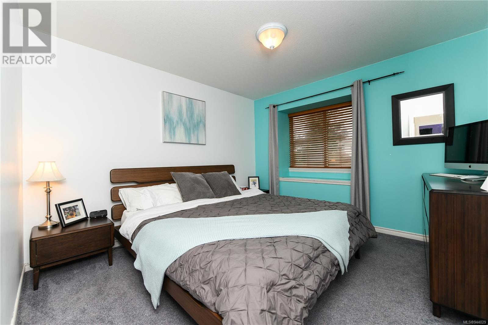 1741 Sparrow Pl