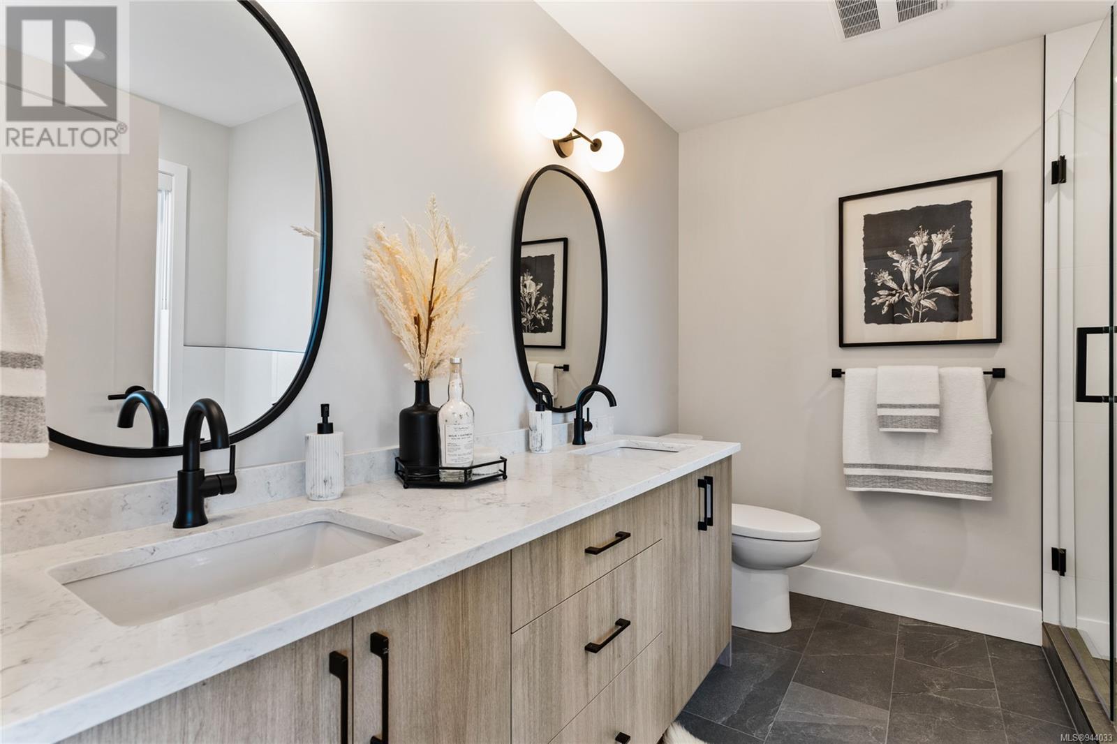 4 3921 Olympian Way, #4