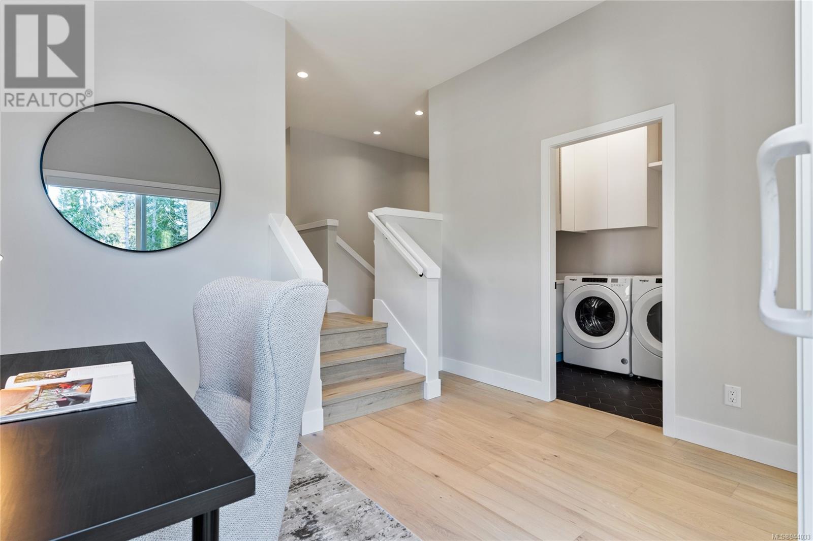 4 3921 Olympian Way, #4