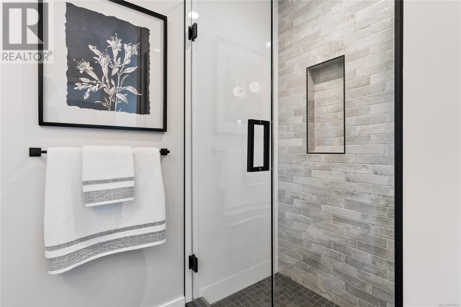 4 3921 Olympian Way, #4