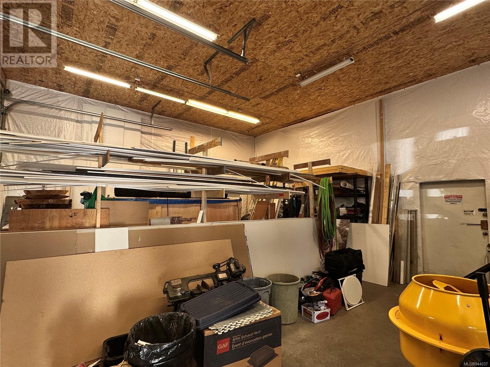 1355 Comox Rd