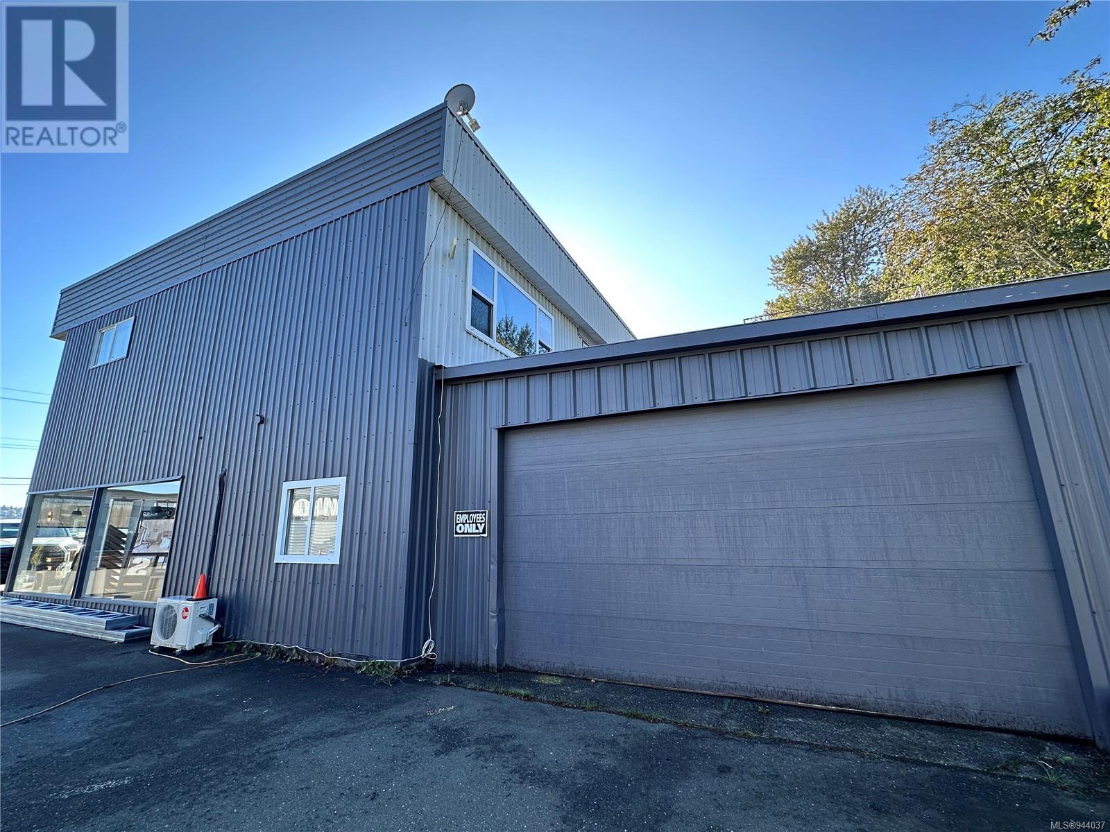 1355 Comox Rd