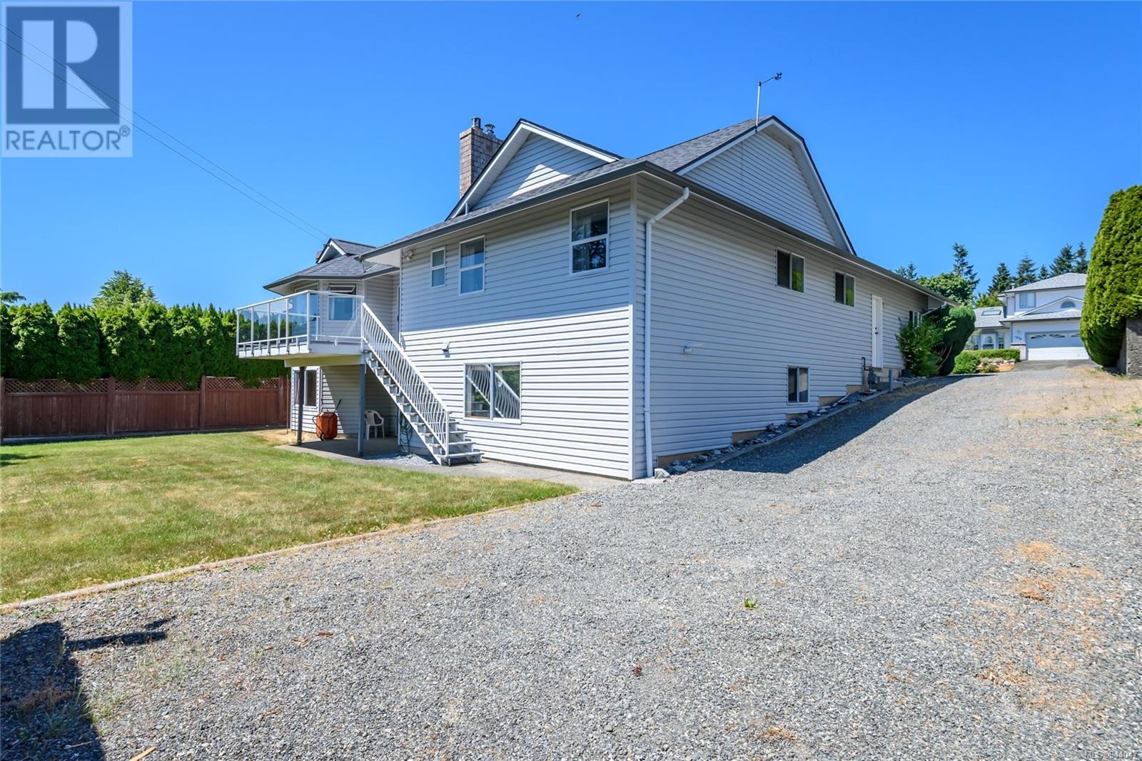 1272 Malahat Dr