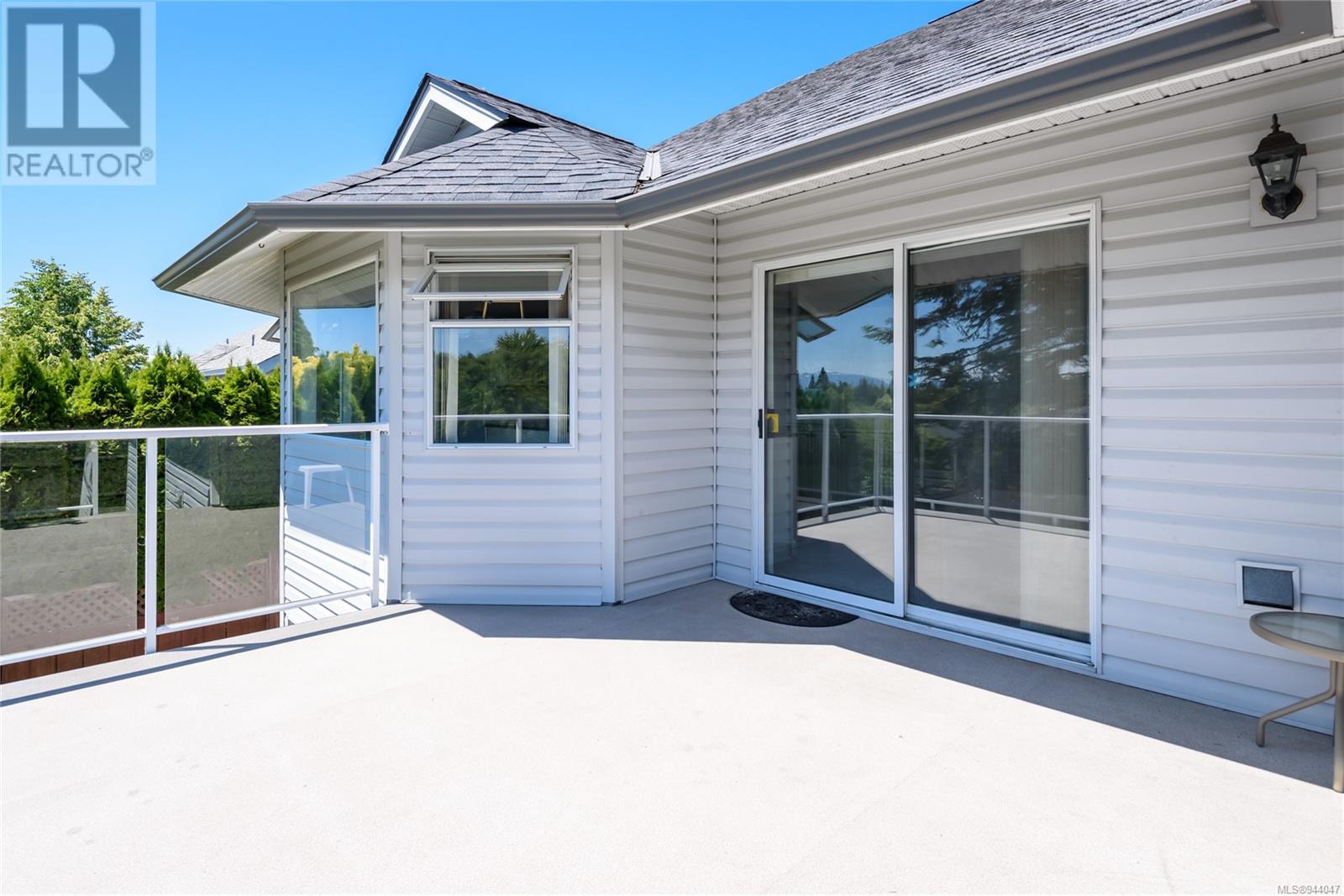 1272 Malahat Dr