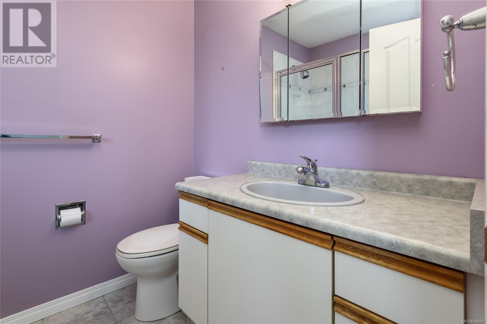 1272 Malahat Dr