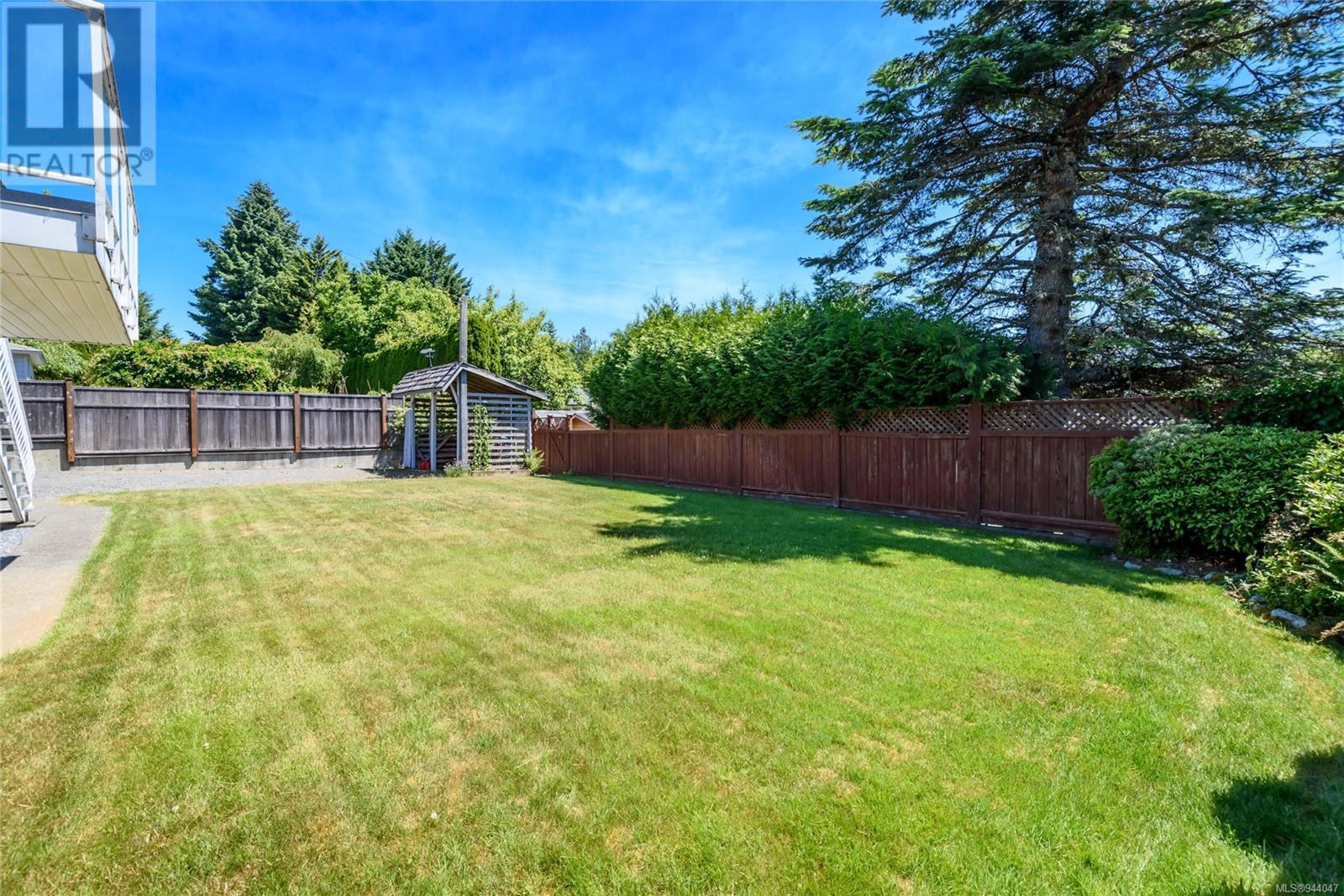 1272 Malahat Dr