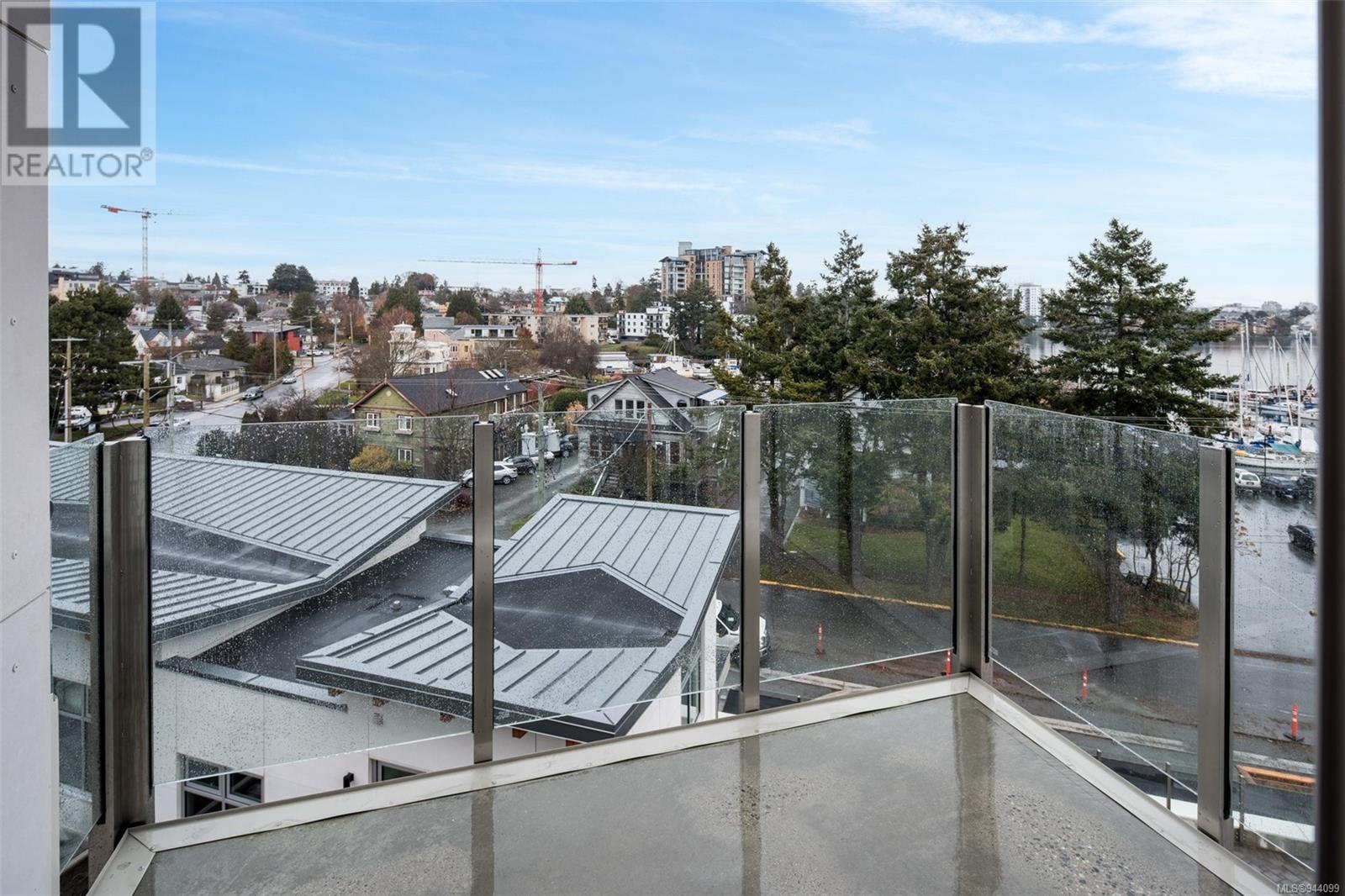407 916 Lyall St, #407