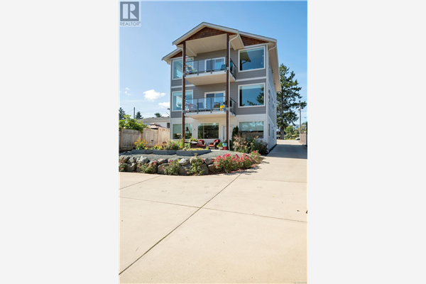 741 Alder St, Campbell River