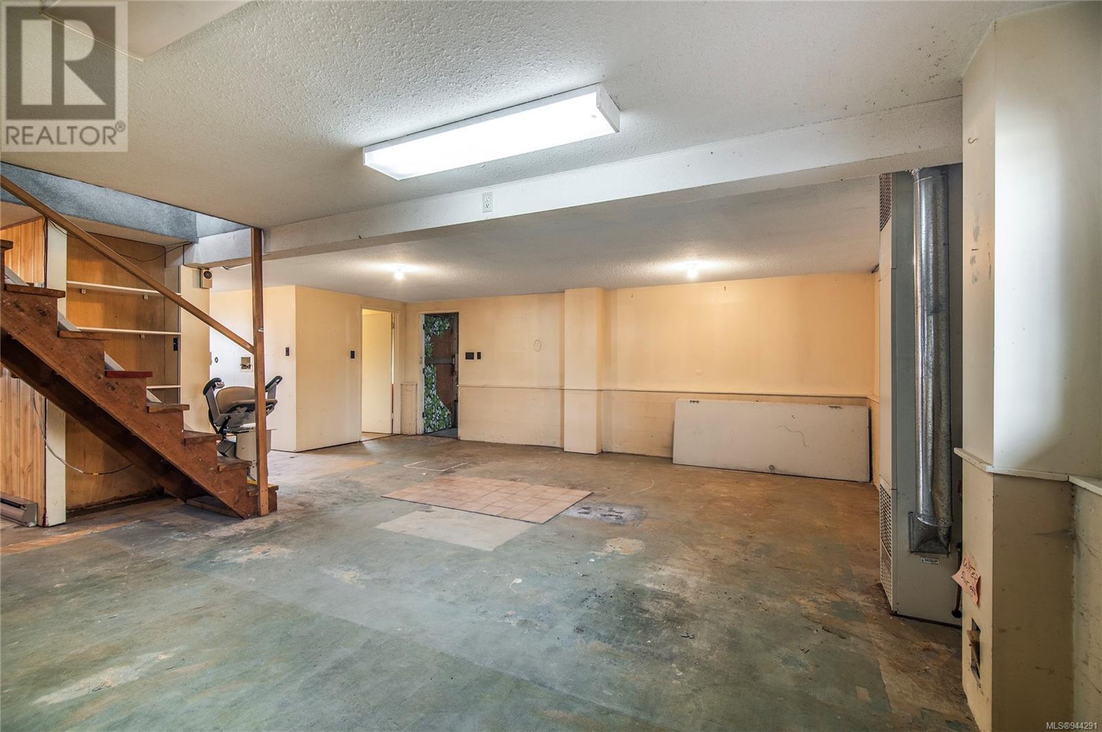 581 6th Ave