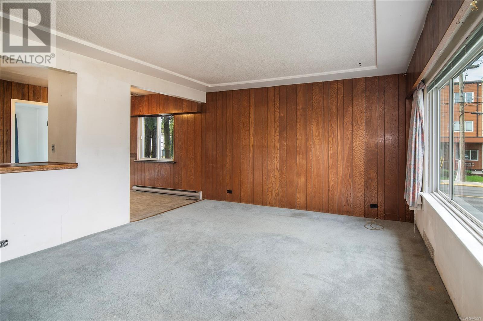 581 6th Ave