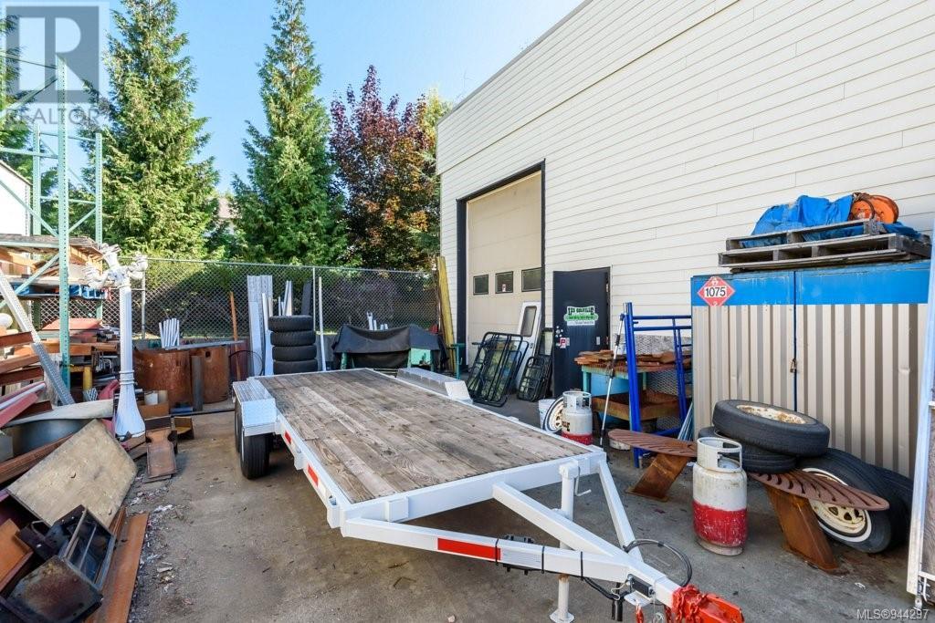 E 4644 Madrona Pl, #E