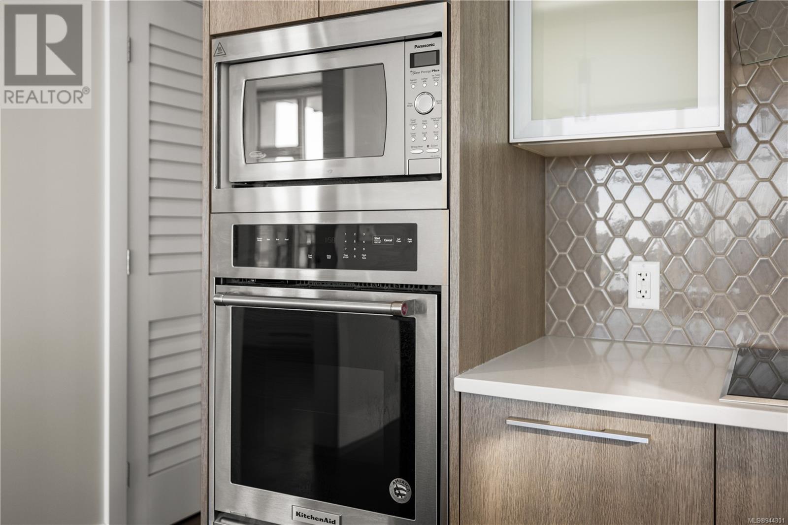 1506 960 Yates St, #1506