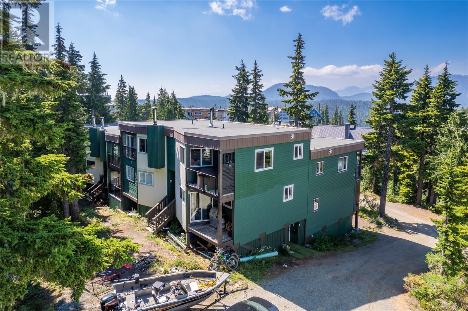 1 736 Albert Edward Pl, #1